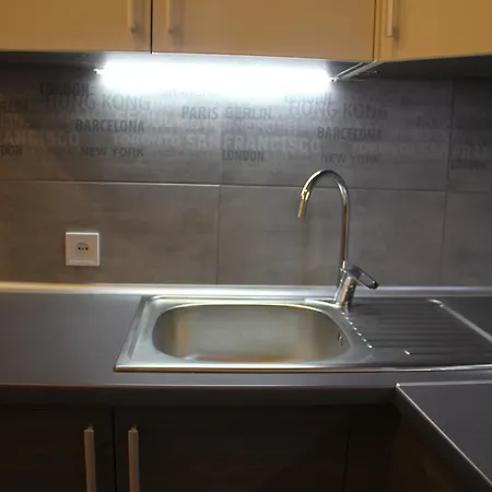 Apartment On Khorvatska Street Lviv Exterior photo