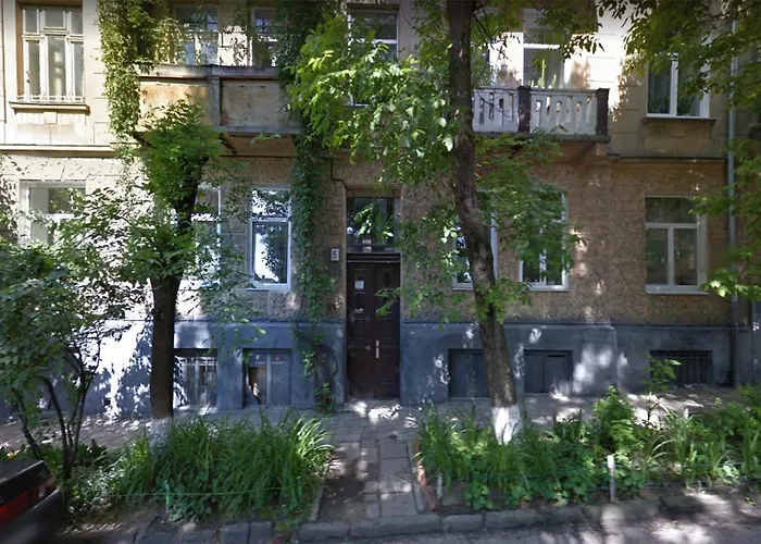 Apartment On Khorvatska Street