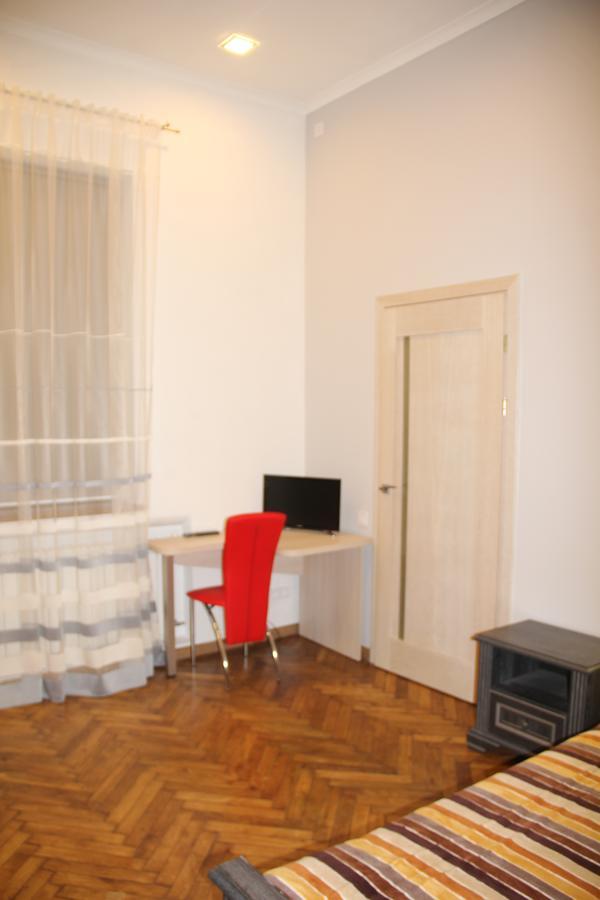 On Khorvatska Street