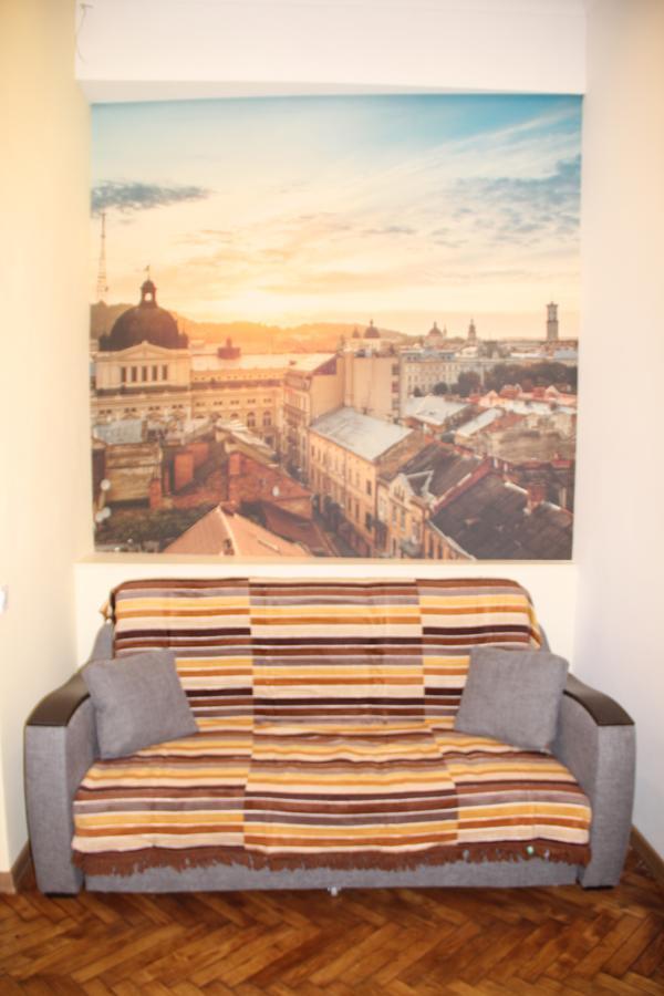 Apartment On Khorvatska Street *