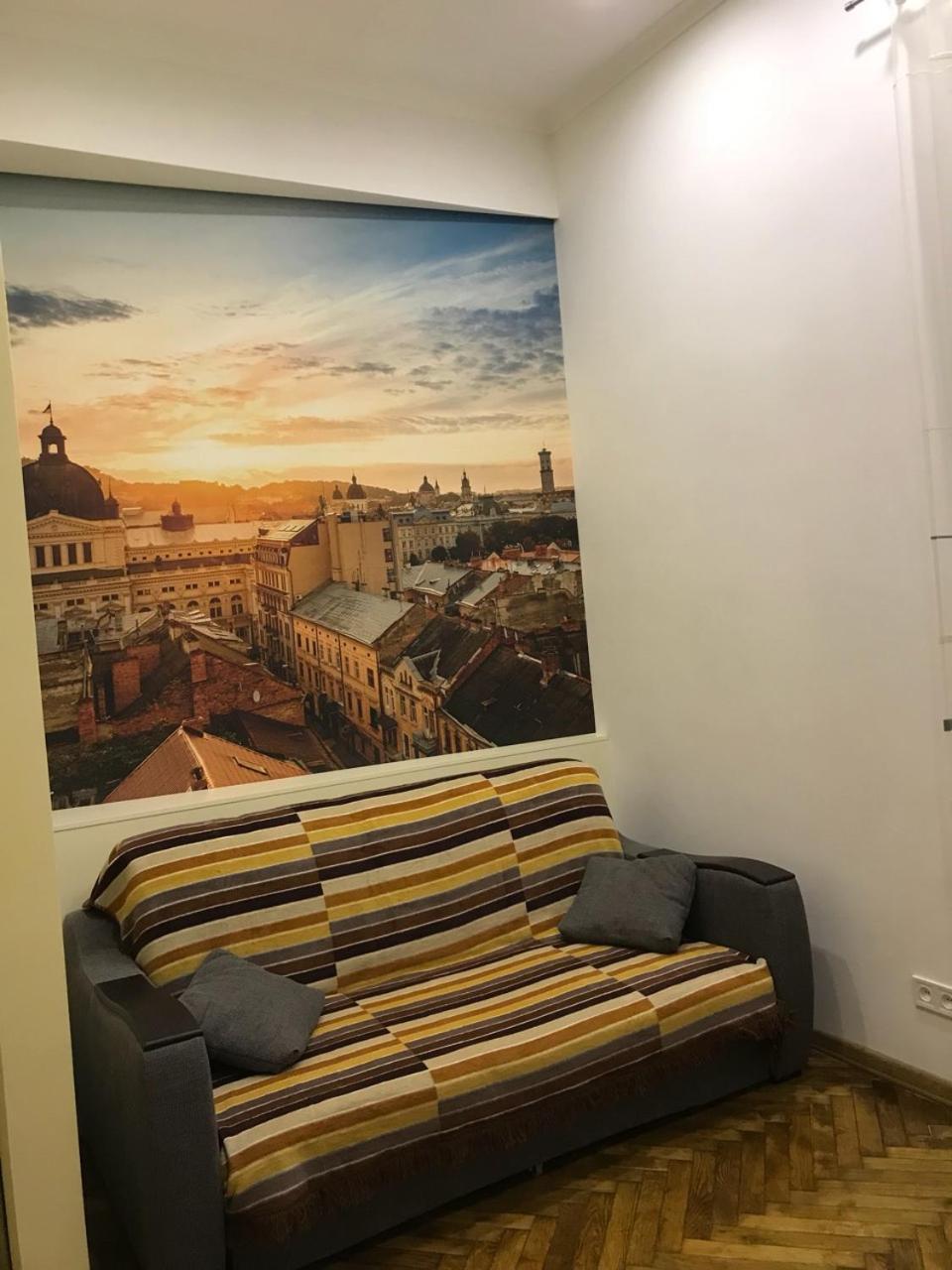 Apartment On Khorvatska Street *